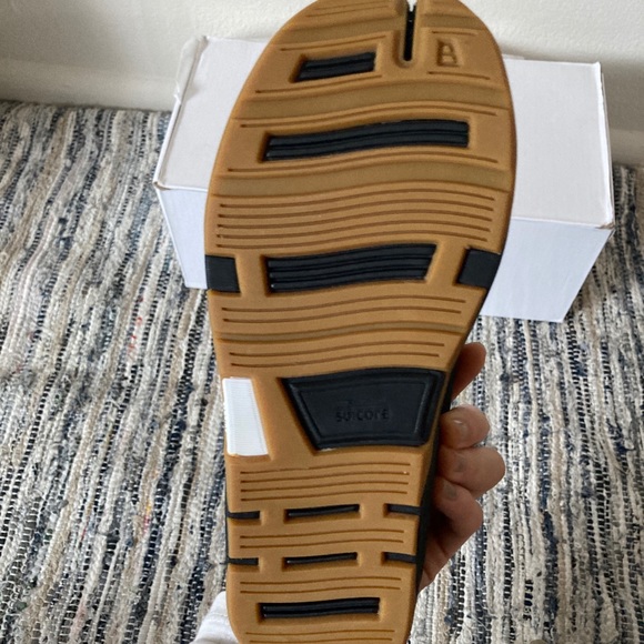 SOLD!!!! Do not buy. SUICOKE TABI SHOES - Picture 6 of 8